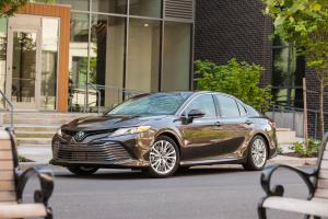 2017 Toyota Camry Hybrid XLE